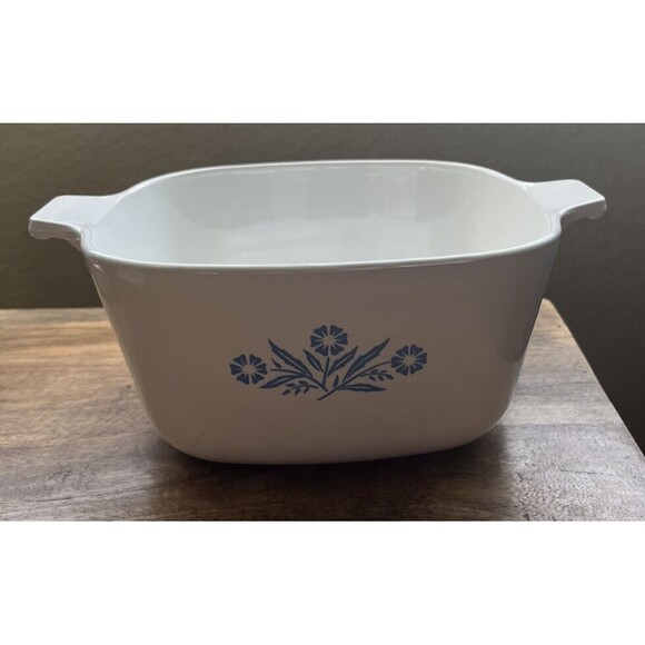 Vintage Corning Ware 1 3/4 Quart Casserole Pot Blue Cornflower Dish P-1 3/4-B US - Picture 4 of 4